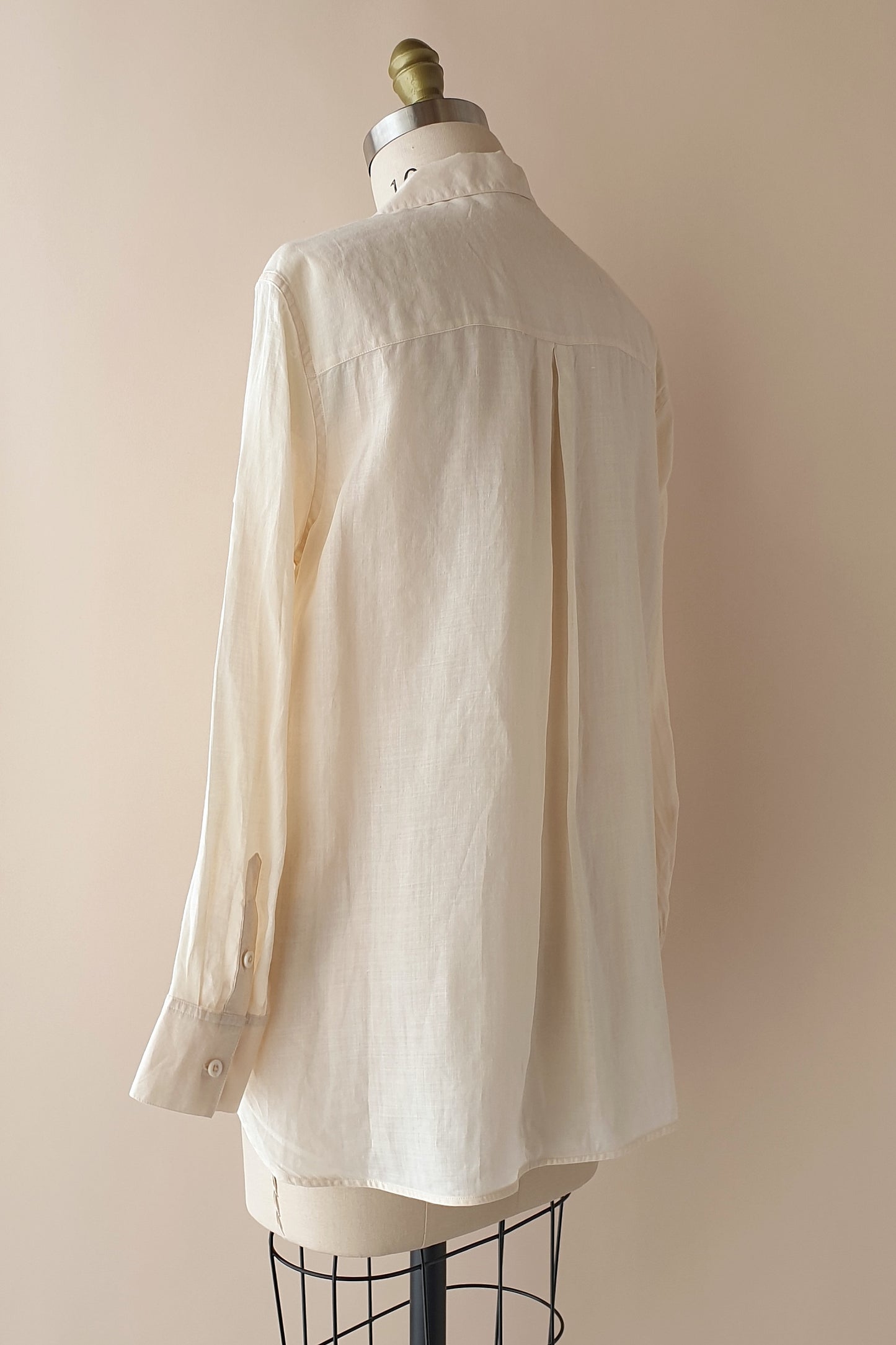 Beautiful Massimo Dutti shirt Size M
