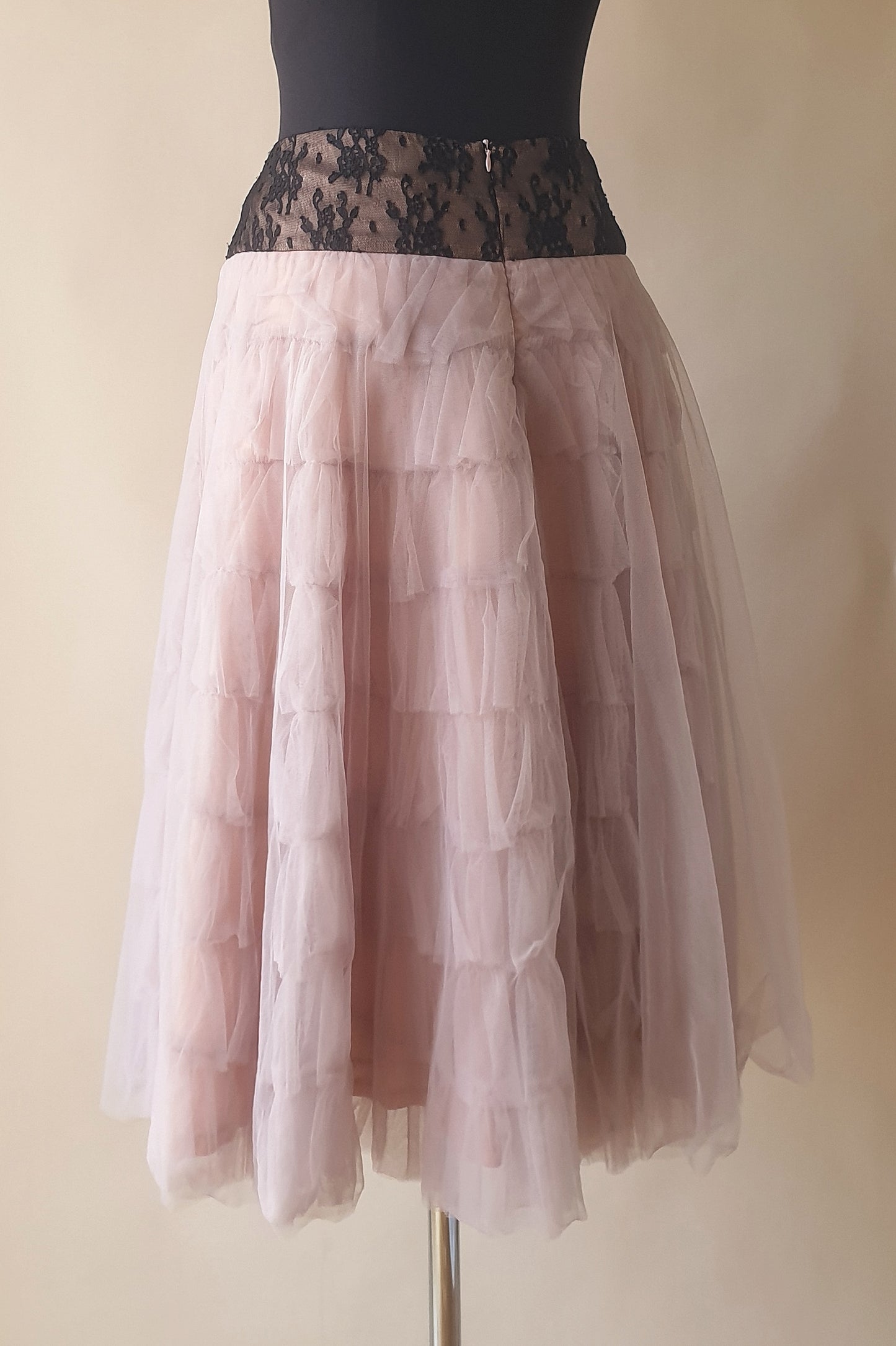 Stunning tulle skirt by Trelise Cooper Size L