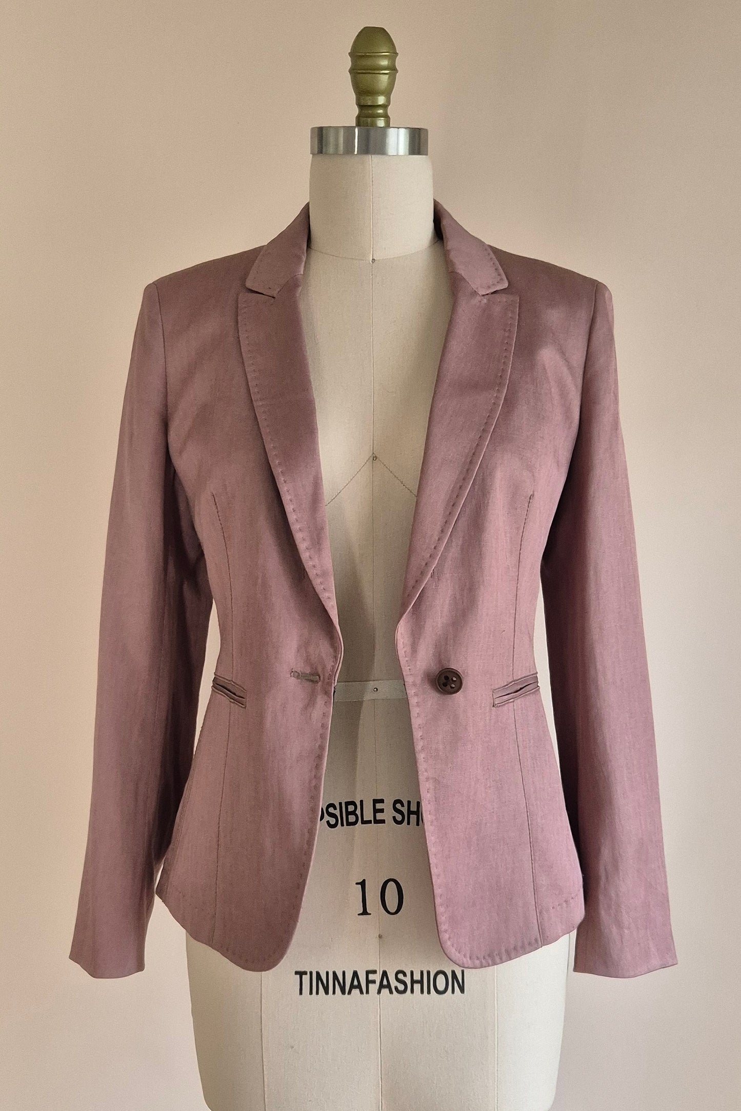 Classic dusty pink Hugo Boss blazer Size S