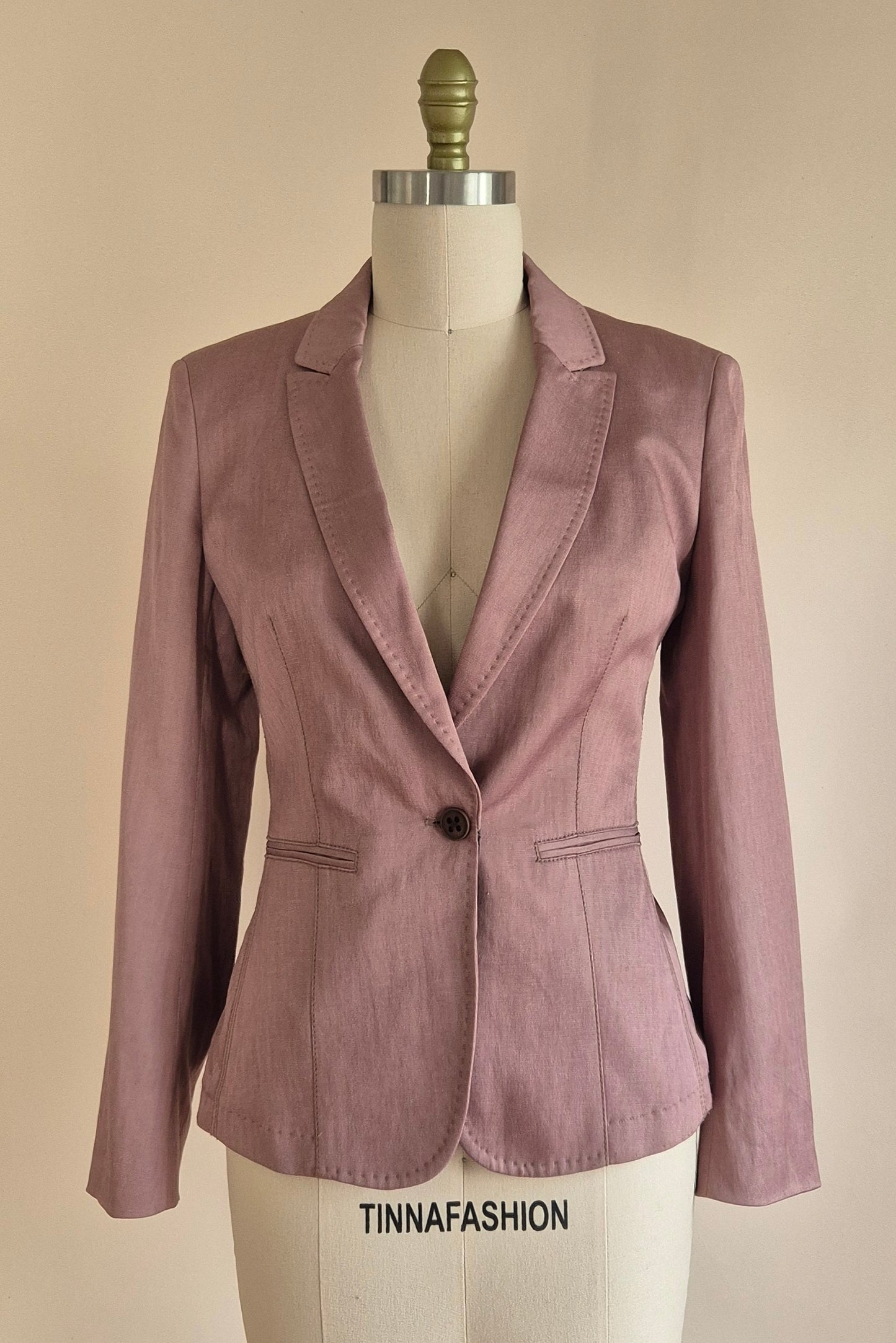 Classic dusty pink Hugo Boss blazer Size S