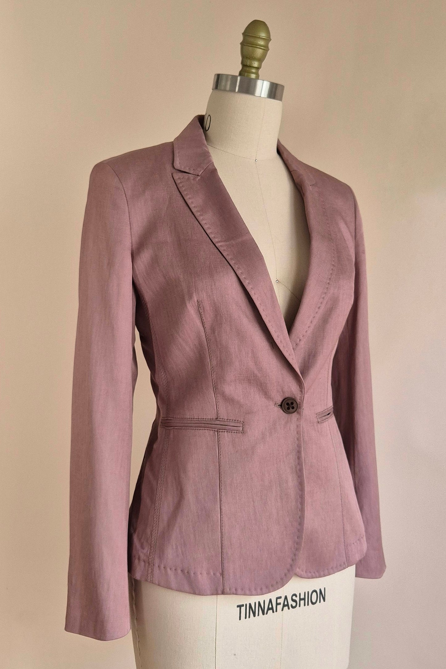 Classic dusty pink Hugo Boss blazer Size S