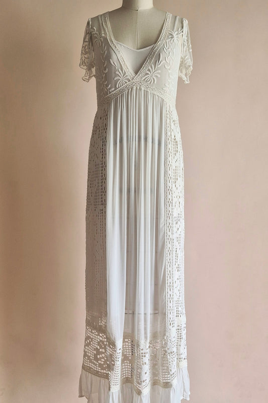 Beautiful flowy romantic maxi dress Size S