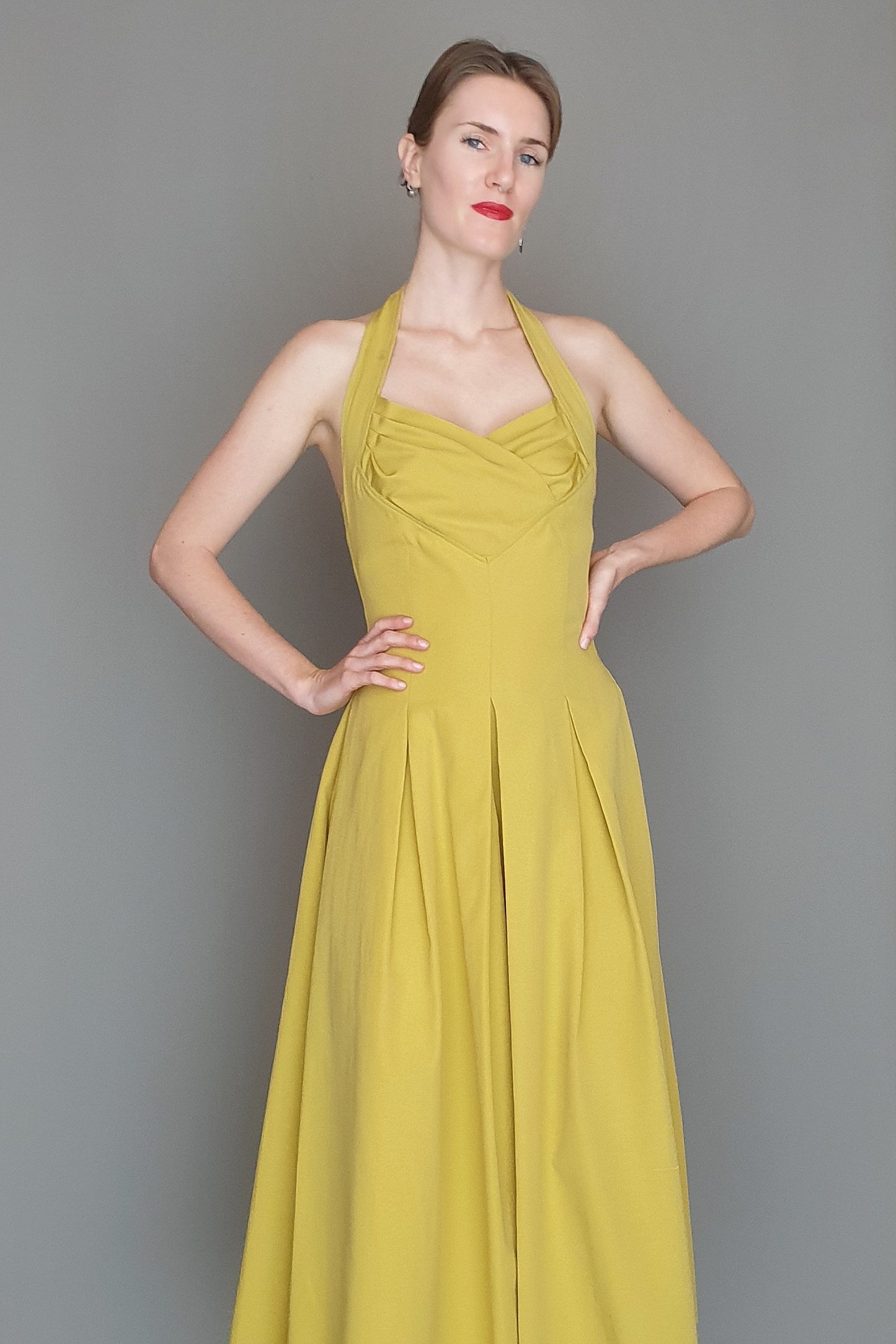 Stunning vintage Lisa Ho halter neck dress Size 6